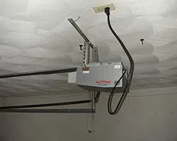 State Garage Door Service Coventry, RI 401-287-4572 - gar-opener-01